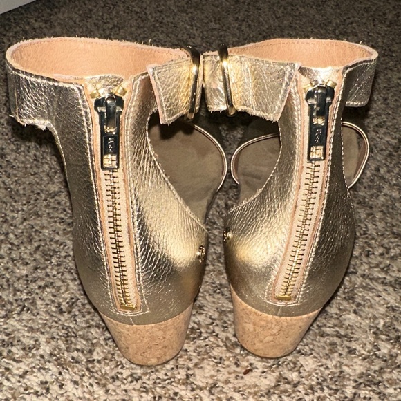 UGG Women's Metallic   Wedge Sandals - Picture 12 of 15